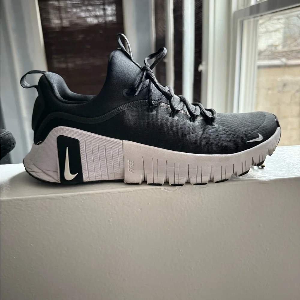 Nike Dual-Tone Athletic Shoes - Picture 5 of 7